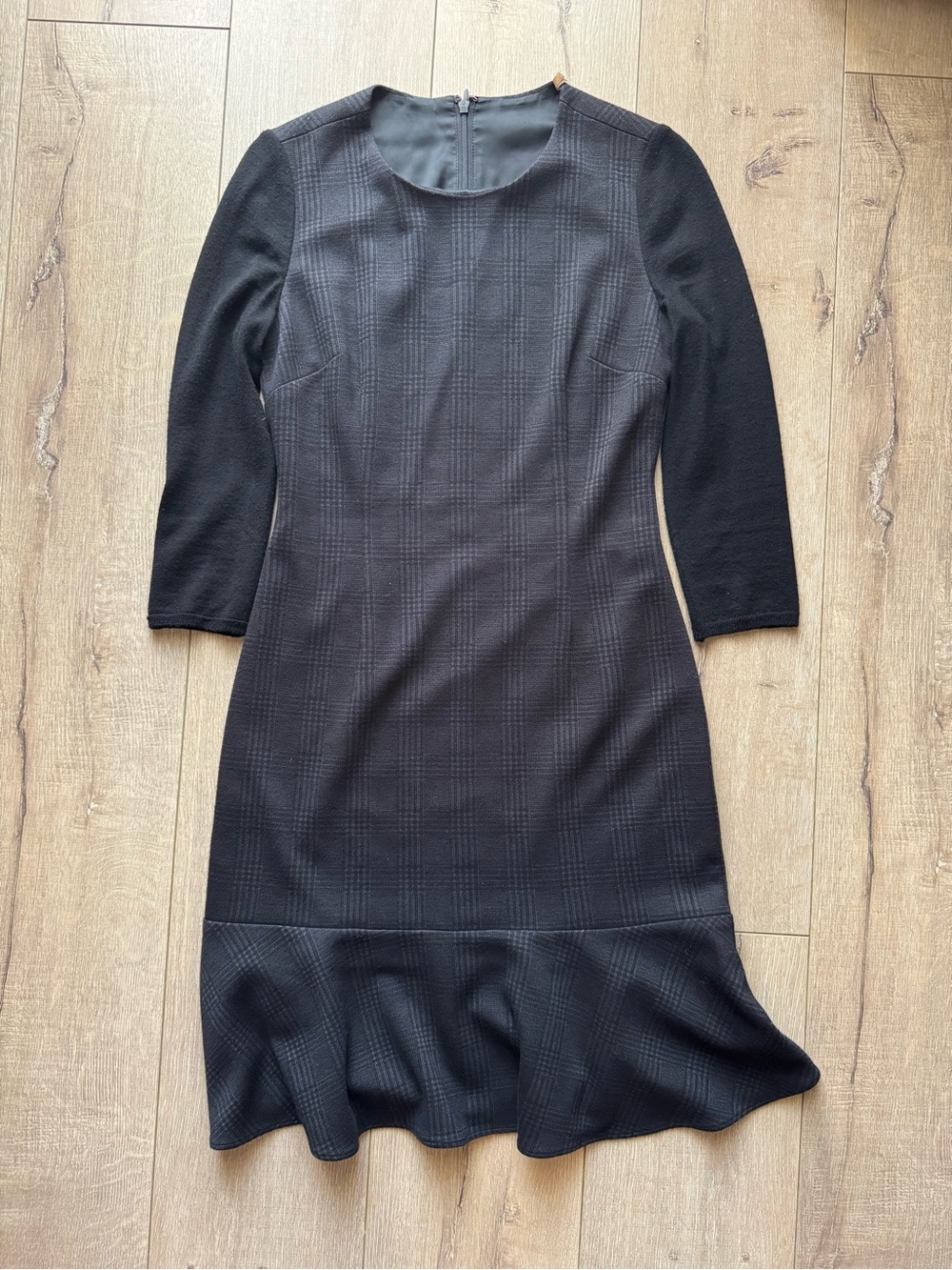 Elie Tahari Storm Sweater Dress - 3/4 sleeve Dark Grey Black Glen Plaid Size 2